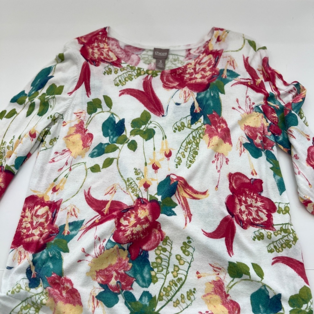 Chicos Size 3 or X Large Floral Watercolor Ruched Sides Top Lightweight - Picture 2 of 9